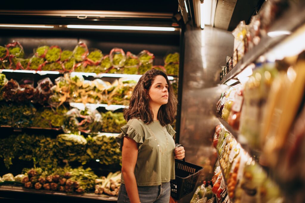 Boodschappen doen bij de versafdeling